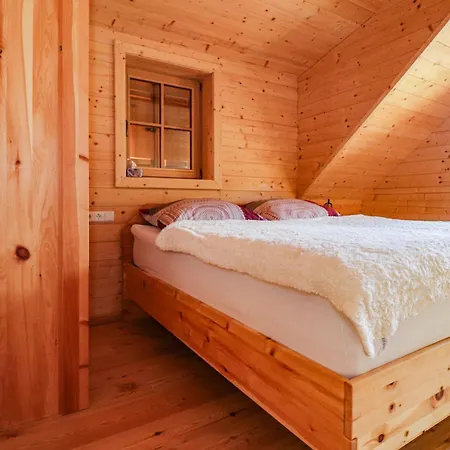 Schoenes Holzhaus In Flattnitz